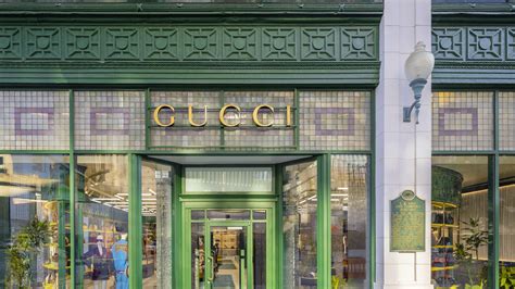 gucci store.|Gucci.